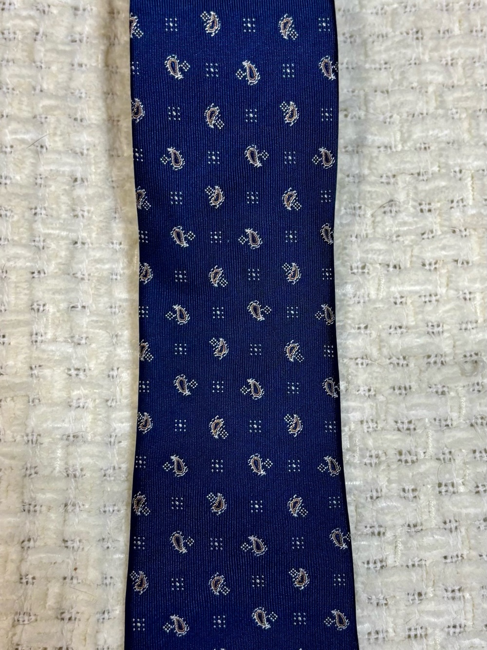 Jos. A. Bank Men's Navy Blue White Paisley 100% Silk Tie Woven Logo Pointed